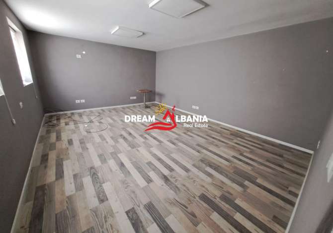 Ambient biznesi me qera 4+1 ne Tirane - 650 Euro