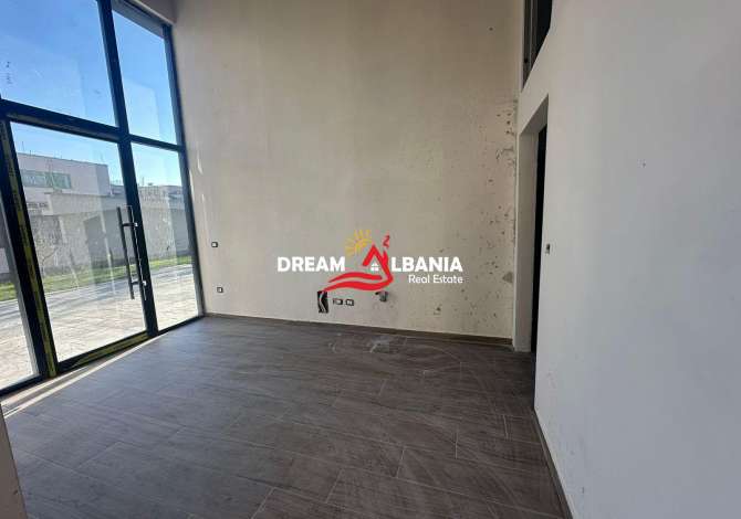 Jepet me qera ambjent biznesi *(2 wc) tek Pazari i Ri, rruga Tefta Tashko Koco (ID 4271929)