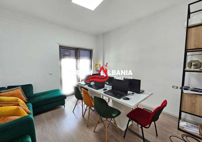 Ambient biznesi me qera 3+1 ne Tirane - 1,000 Euro
