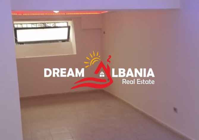 Dyqan ne shitje ne bulevardin Bajram Curri perballe ish-ekspozites (ID 4171199).