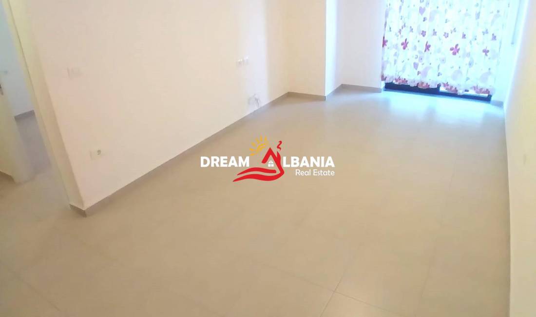 Zyre me qera tek rruga e Kavajes, prane Kishes Katolike ne Tirane (ID 42611058)