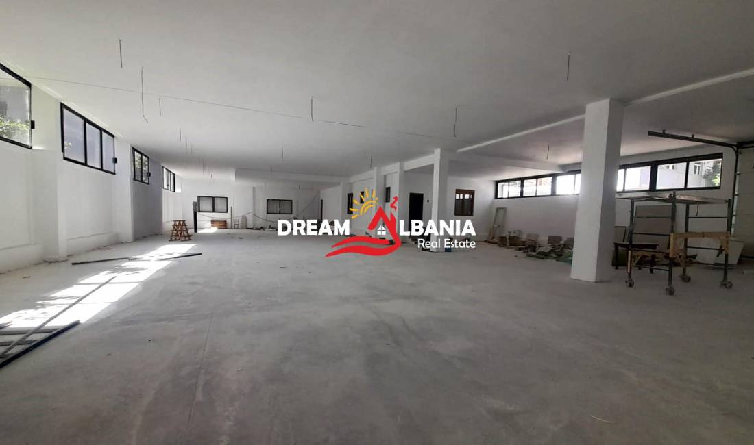 Magazine me qera te rruga 5 Maji prane Medresese (ID 4281214)