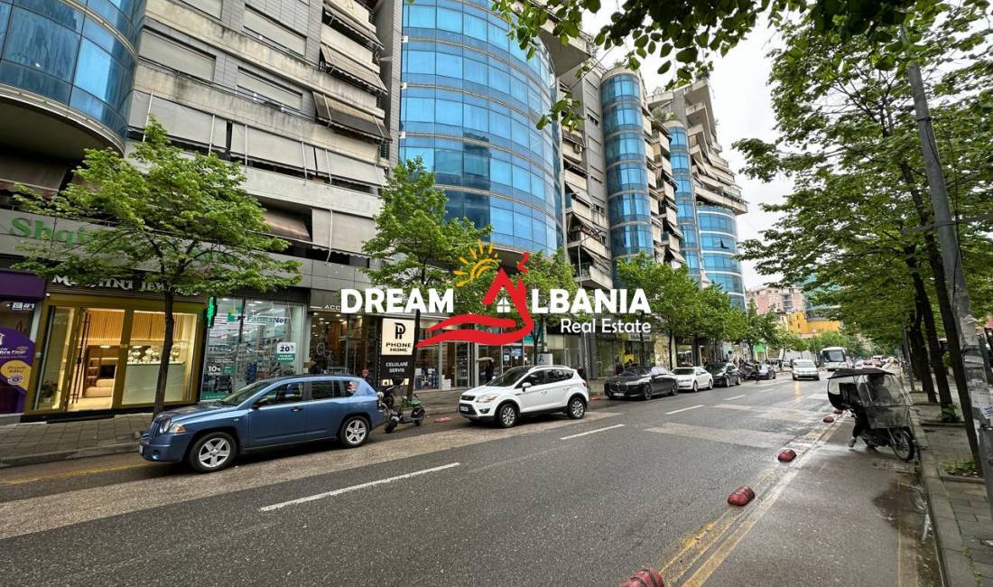 Ambient komercial me qera ne rrugen e Dibres ne Kompleksin Halili ne Tirane (ID 42611063)