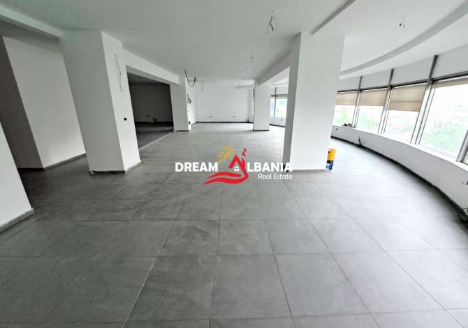 Ambient komercial me qera ne rrugen e Dibres ne Kompleksin Halili ne Tirane (ID 42611063)