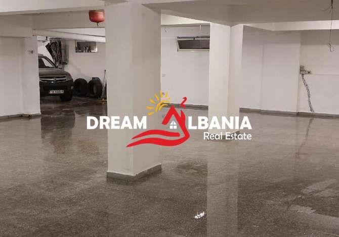 Ambiente Commerciale in Affitto 1+1 a Tirana - 1,500 Euro