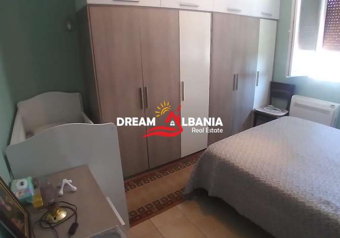 Shtepi ne shitje Apartament ne Tirane, 2+1, Mobilimi E mobiluar, Pagesa 252,000  Euro.