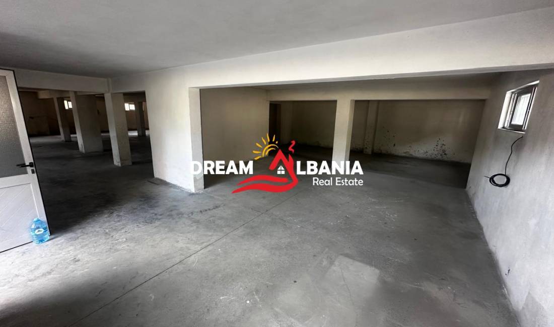 Magazine me qera prane Doganes (ID 4281221)