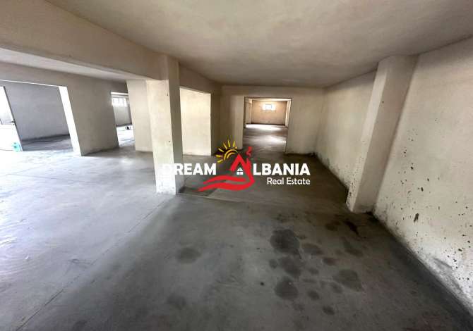 Magazine me qera prane Doganes (ID 4281221)