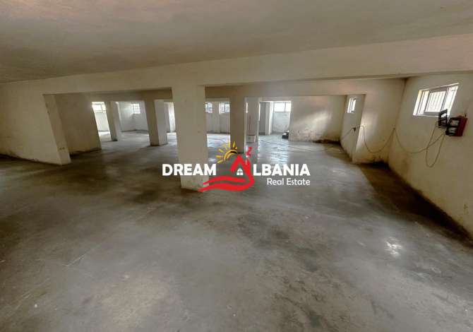 Magazine me qera prane Doganes (ID 4281221)