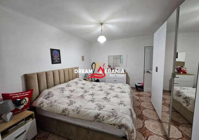 Shtepi ne shitje Apartament ne Tirane, 2+1, Mobilimi E mobiluar, Pagesa 145,000  Euro.