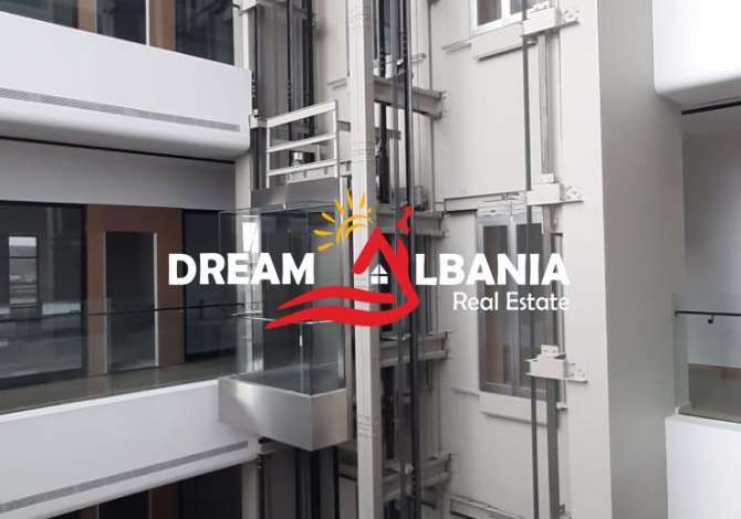 Ambiente Commerciale in Affitto 5+1 a Tirana - 25,000 Euro