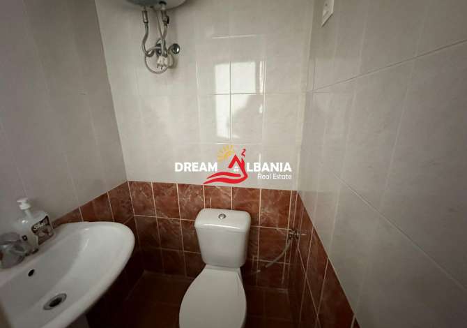 Jepet me qera dyqan\zyre ne Astir prane rrethrotullimit (ID 42611089)