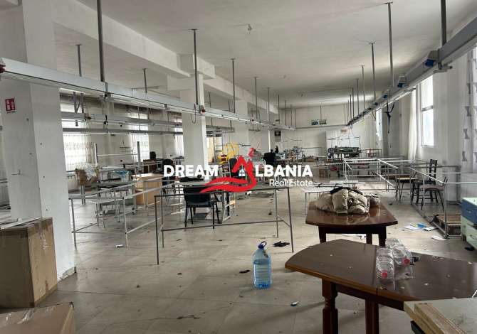 Ambiente Commerciale in Affitto 4+1 a Tirana - 1,200 Euro