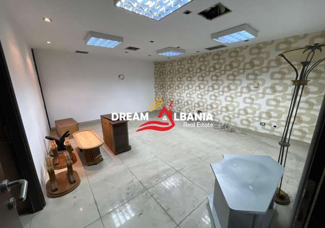 Jepet me qera ambjent biznesi prane Stadiumit Dinamo (ID 4271970)