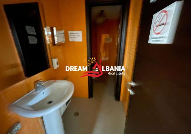 Jepet me qera ambjent biznesi prane Stadiumit Dinamo (ID 4271970)