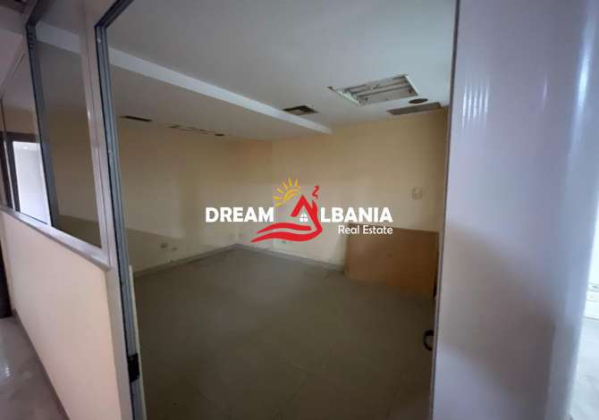 Jepet me qera ambjent biznesi prane Stadiumit Dinamo (ID 4271970)