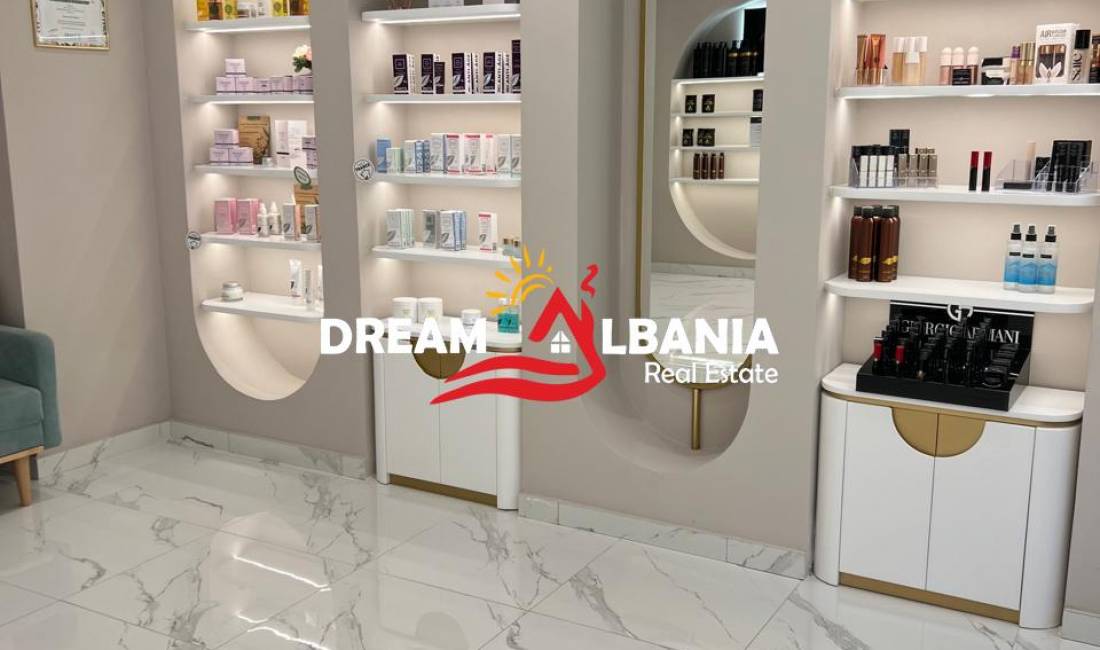 Dyqan me qera te Sheshi Wilson prane Postes nr 8 (ID 4271972).