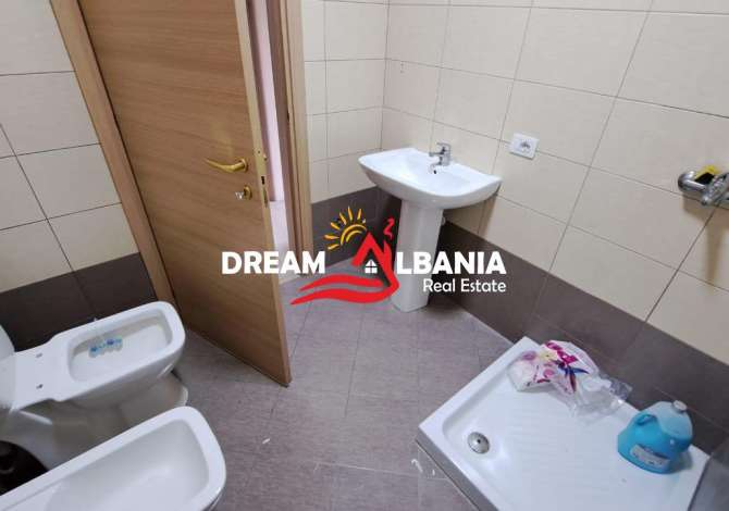 Ambjent biznesi ne shitje ne Rrugen Don Bosko, ne afersi te Vizion+, ne Tirane (ID 4131391)