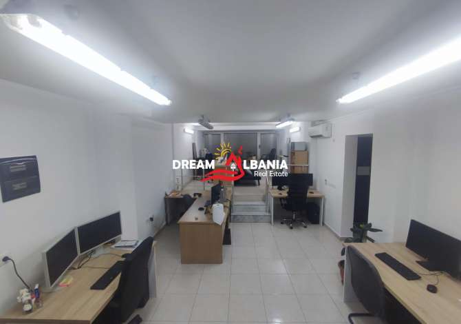 Ambient biznesi me qera 3+1 ne Tirane - 400 Euro