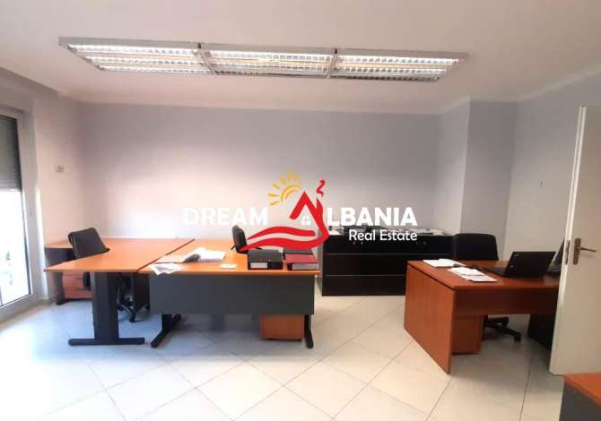 Ambient biznesi me qera 3+1 ne Tirane - 1,400 Euro