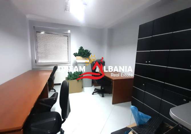 Ambient biznesi me qera 3+1 ne Tirane - 1,400 Euro