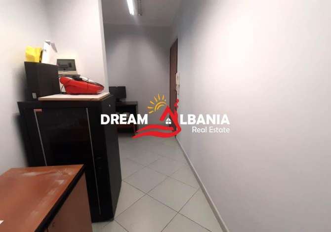 Ambient biznesi me qera 3+1 ne Tirane - 1,400 Euro