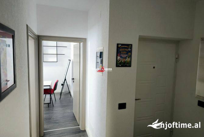 Ambiente Commerciale in Affitto 3+1 a Tirana - 750 Euro