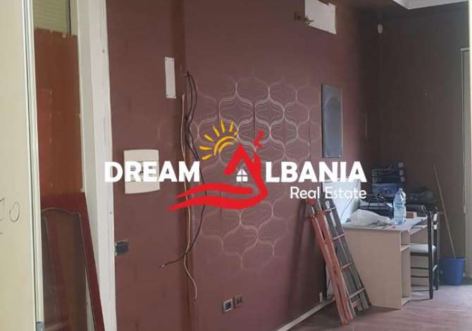Ambiente Commerciale in Vendita 1+1 a Tirana - 70,000 Euro