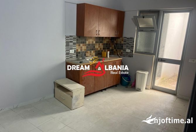 Business Property for Rent 3+1 in Tirana - 280 Euro