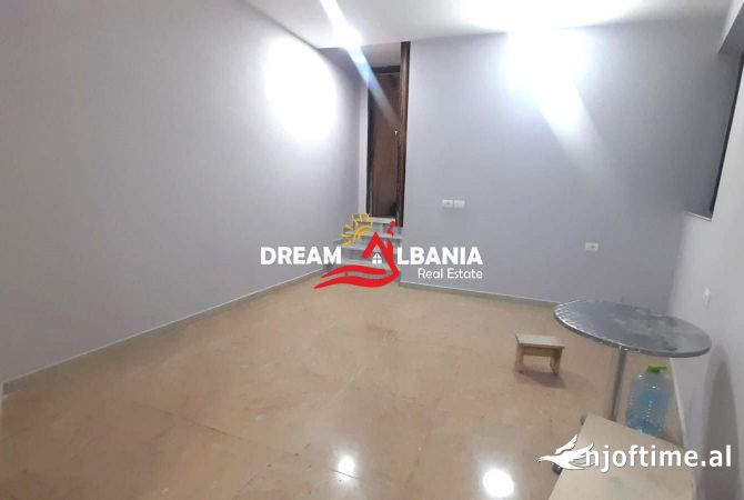 Ambjent per zyra me qera tek Selvia (ID 42611094)