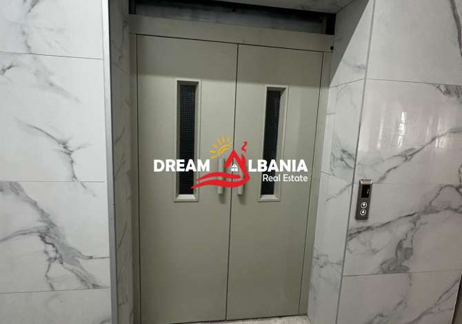 Jepet me qera ambjent zyre/magazine, ne Kombinat, prane Komisariatit Nr.6 (ID 42611154)