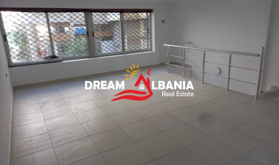 Duplex ne Shitje (Ambient Biznesi) ne Misto Mame, prane Pallateve Cabej, ne Tirane (ID 4171535)