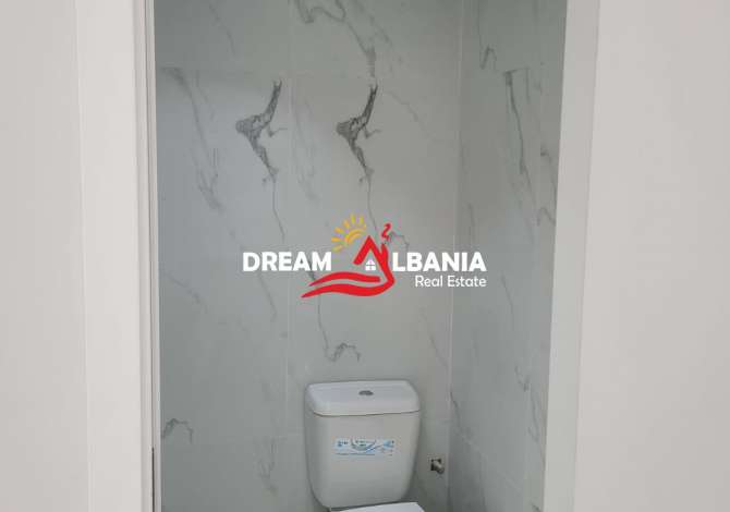 Jepet me qera ambjent biznesi tek Fusha e Aviacionit, prane Supermarket Xhangollit (ID 42711005)