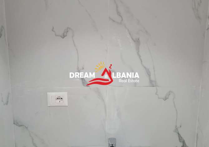 Jepet me qera ambjent biznesi tek Fusha e Aviacionit, prane Supermarket Xhangollit (ID 42711005)