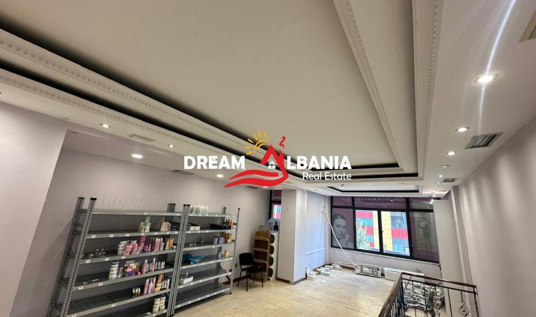 Zyre me qera ne Qender perball 15 Katshit ne Tirane ID ( 42611158 )