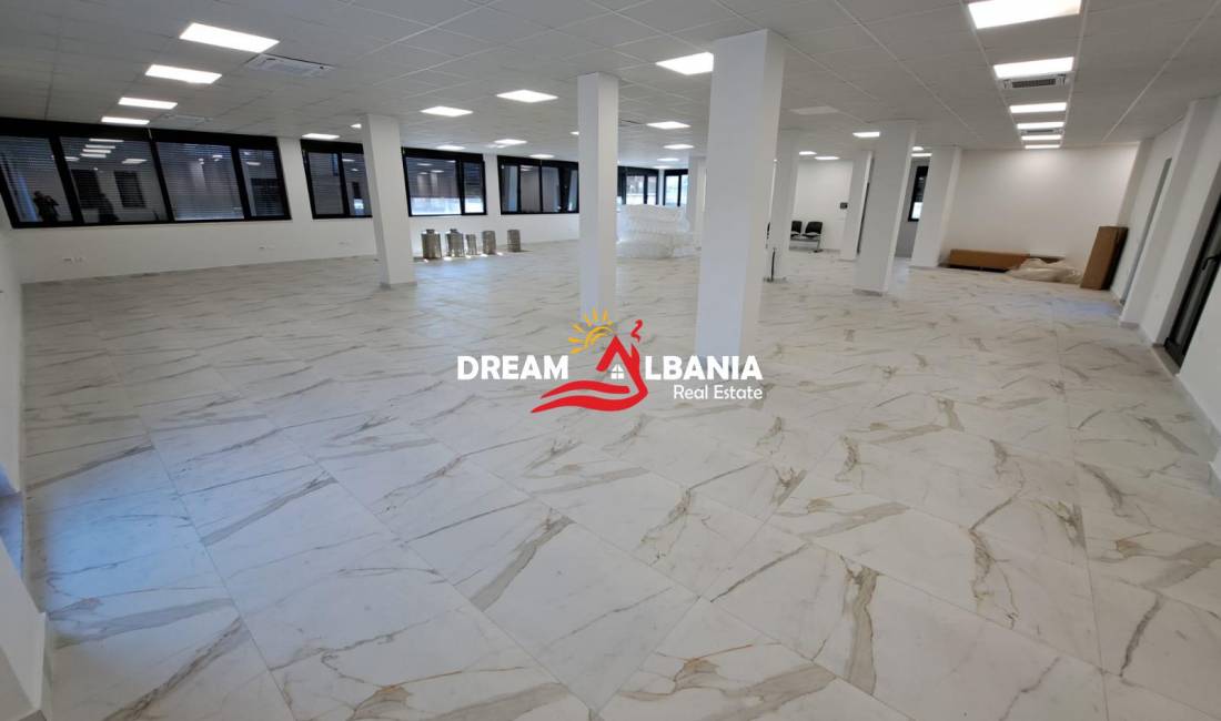 Ambjent zyrash me qera ne autostraden Tirane-Elbasan, prane TEG, ne Tirane (ID 42611042)