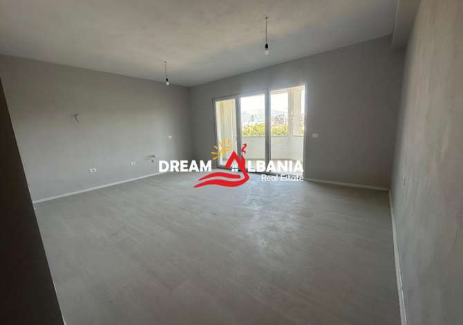 Ambiente Commerciale in Affitto 3+1 a Tirana - 50,000 Leke