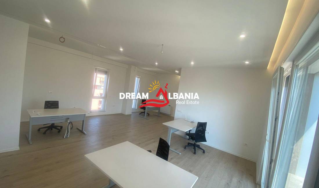 Zyre me qera prane 9-katesheve (ID 42611165)