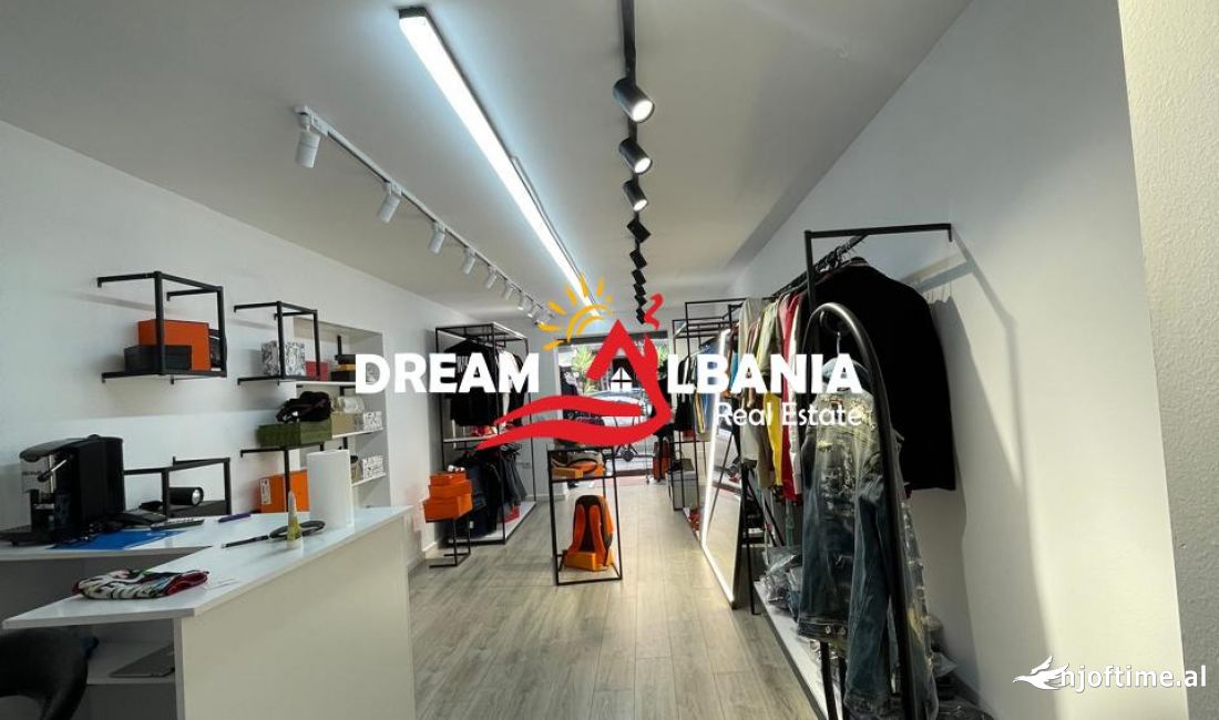 Jepet dyqan me qera ne Bllok (42711015)