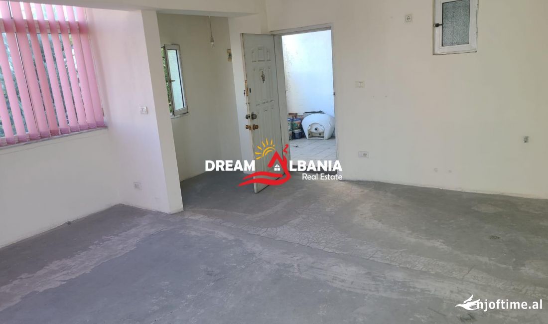 Jepet ambjent zyre me qera ne kryqezimin e 21 Djetorit (42611166)