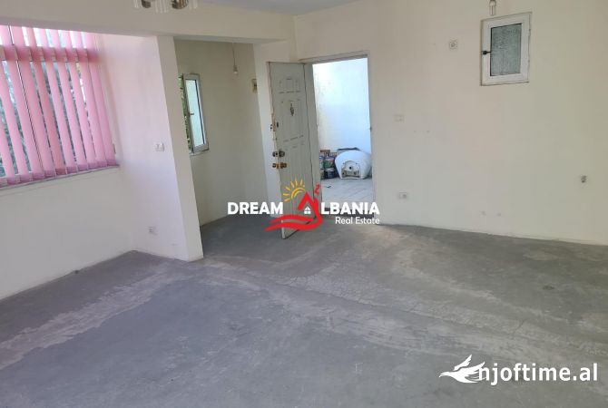 Business Property for Rent 3+1 in Tirana - 650 Euro