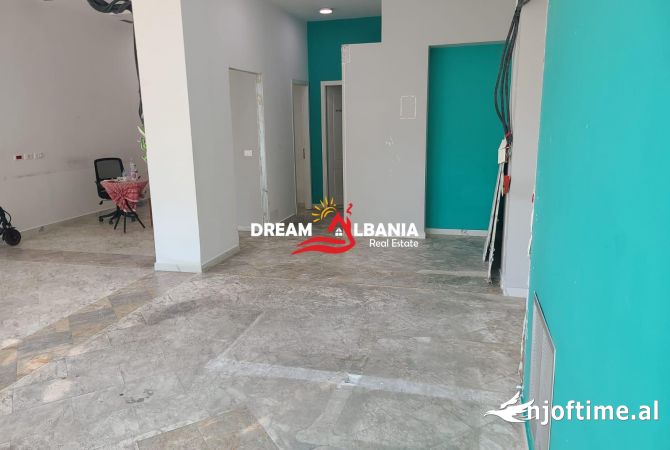 Business Property for Rent 1+1 in Tirana - 2,900 Euro