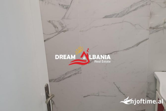 Jepen me qera 2 ambjente prane kryqezimit te 21 Dhjetorit, ne Tirane (ID 42711016)