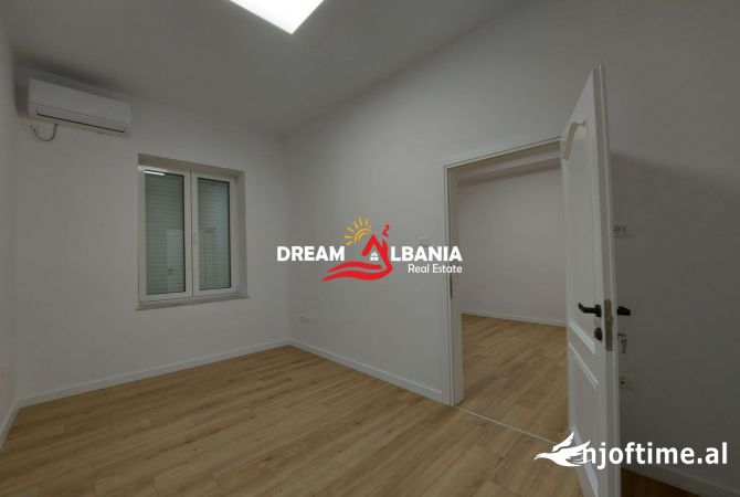 Jepet me qera ambient zyre 3+1 tek Shallvaret, prane Gjykates se Larte (ID 4261806)