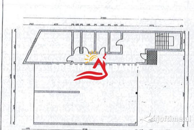 Ambiente Commerciale in Affitto 3+1 a Tirana - 2,500 Euro