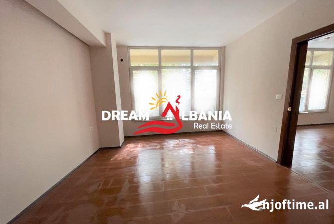 Business Property for Rent 3+1 in Tirana - 800 Euro