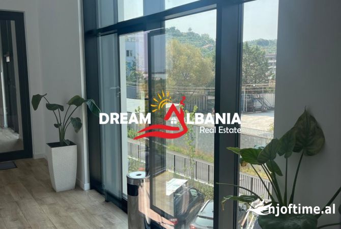 Jepet me qera ambient zyrash 200 m2 dhe 3 poste parkimi ne Mezez, prane Top Channel (ID 42611168)