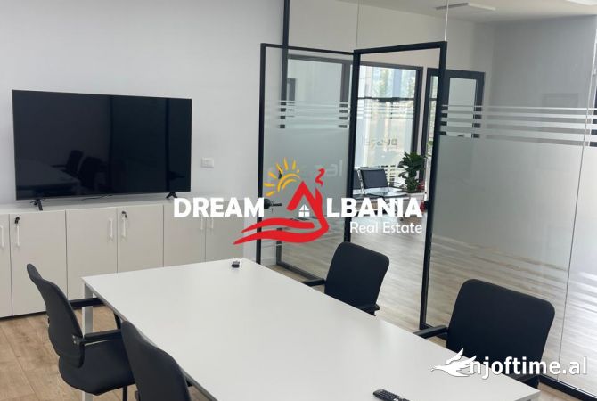 Ambient biznesi me qera 3+1 ne Tirane - 1,150 Euro