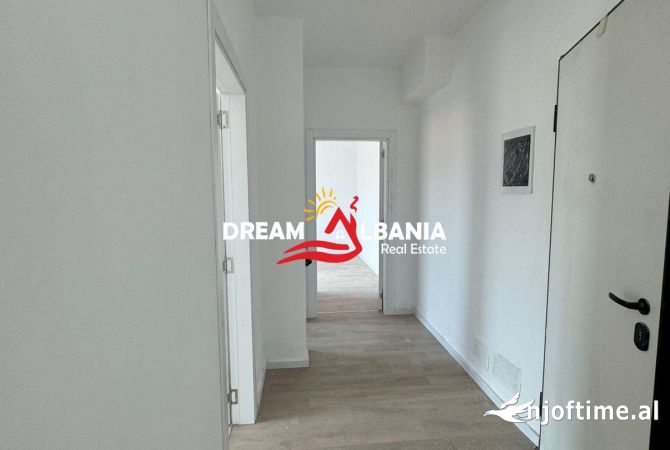 Ambiente Commerciale in Affitto 3+1 a Tirana - 700 Euro