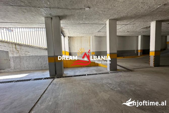 Shitet ambient me garazhe tek Komuna e Parisit, prane Kristal Center (ID 4181093)